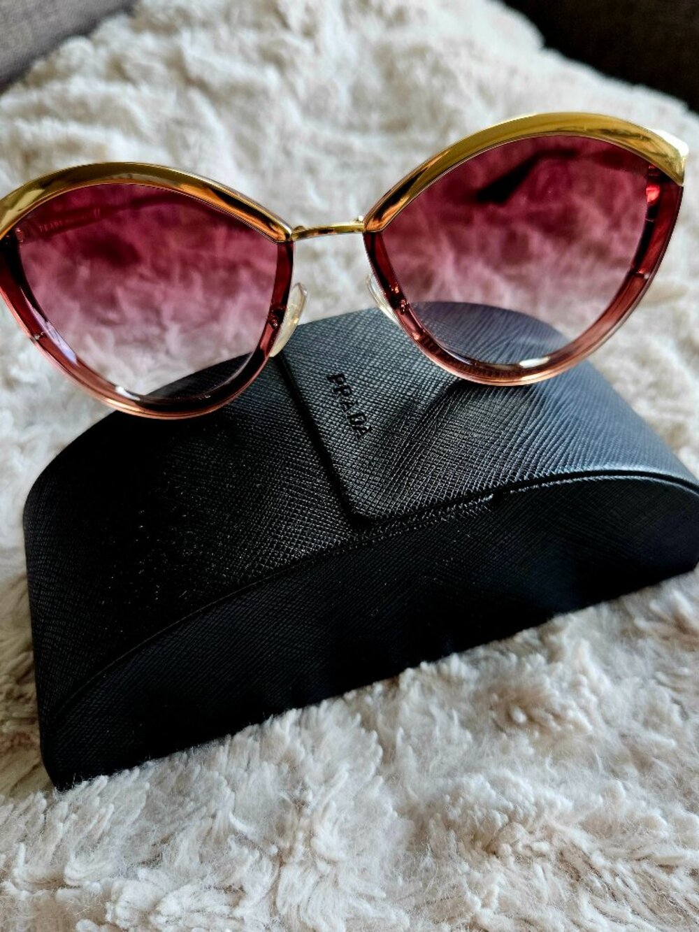 Prada SPR 07U Cat-Eye Sunglasses + Original Case